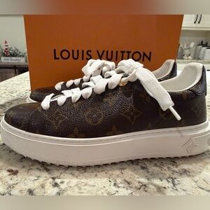 Louis Vuitton Time Out Women Sneakers Monogram Leather in size 37.5